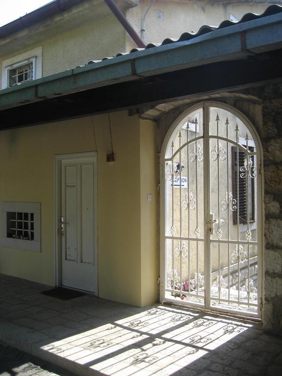 Adria Beach Guest House Novi Vinodolski Dış mekan fotoğraf