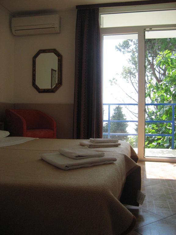Adria Beach Guest House Novi Vinodolski Oda fotoğraf